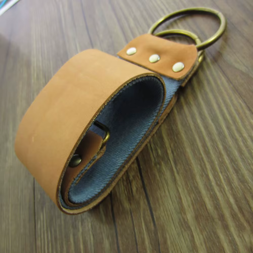 Cordon en cuir Titan pour garder les lames de rasoir tranchantes
