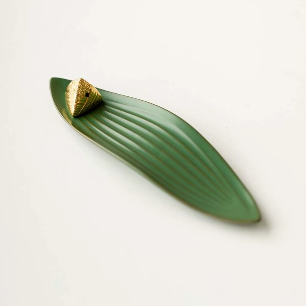 Porte-encens en céramique en forme de bateau Zongzi, mini brûleur d'encens avec base en feuille de Z