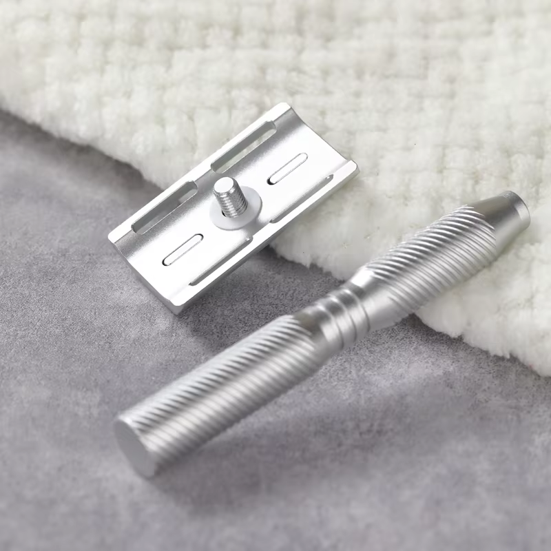 Rasoir de sécurité léger YAQI Ghost (version aluminium)