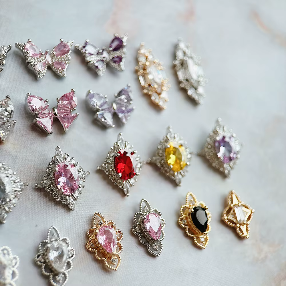 10 pièces/lot palais rétro dentelle papillon fleur Zircon alliage Nail Art cristal manucure ongles a