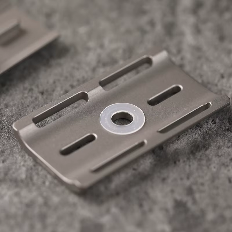 Rasoir de sécurité léger YAQI Ghost Titanium