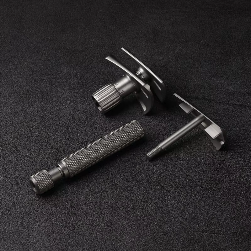 Rasoir de sécurité réglable incliné en acier inoxydable Torqx version mate Yaqi