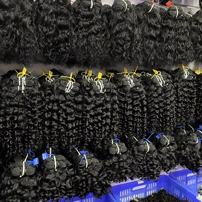 Bundles de cheveux humains bouclés longs pour femmes, cheveux bruts indiens, vague profonde, extensi