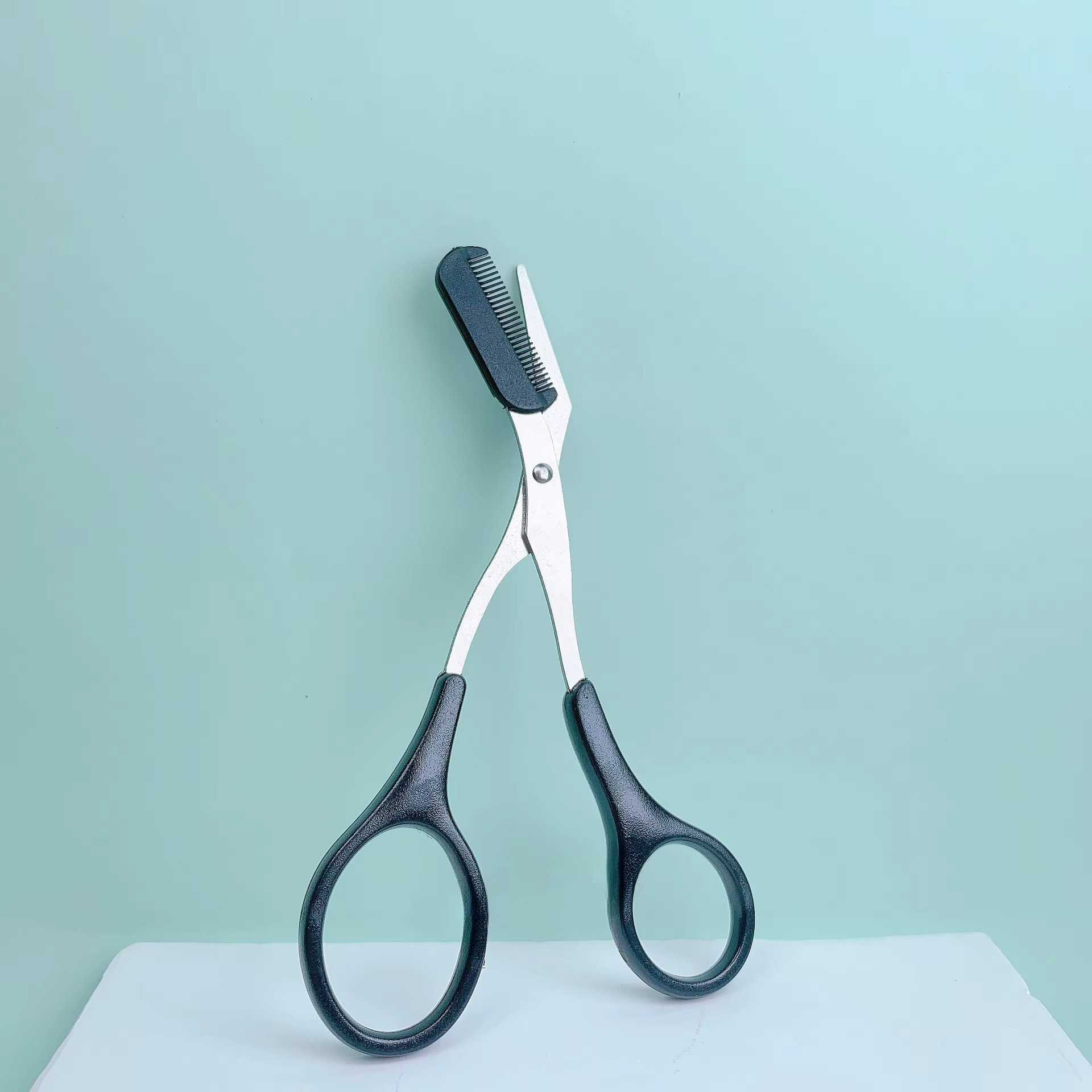 Ciseaux de rasoir à sourcils en acier inoxydable, tondeuse anti-rayures sûre pour débutants, outil d