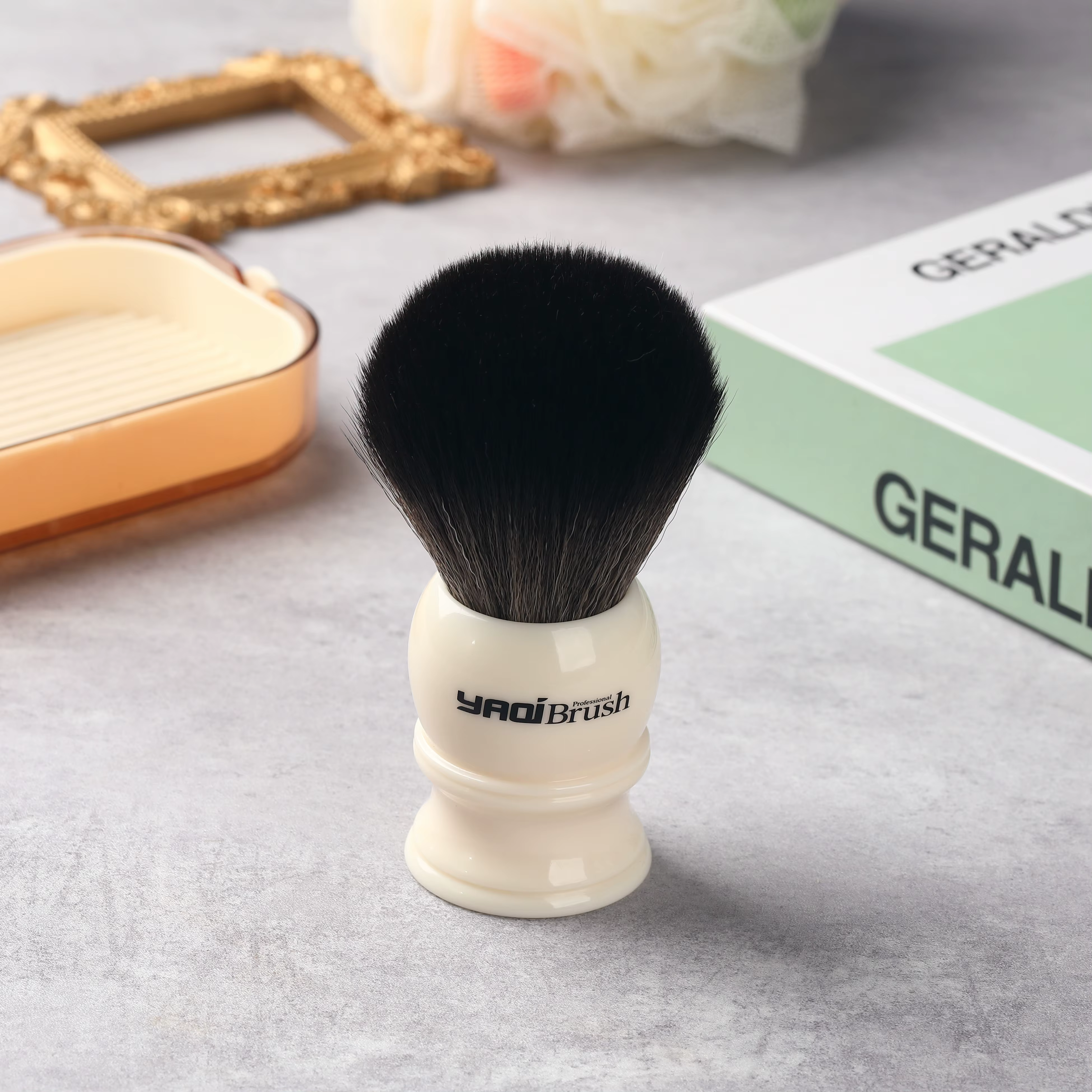 Yaqi – brosse à poils synthétiques, 30mm, avec poignée blanche et nœud noir, pour rasage