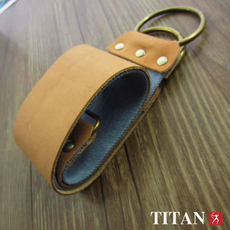 Cordon en cuir Titan pour garder les lames de rasoir tranchantes