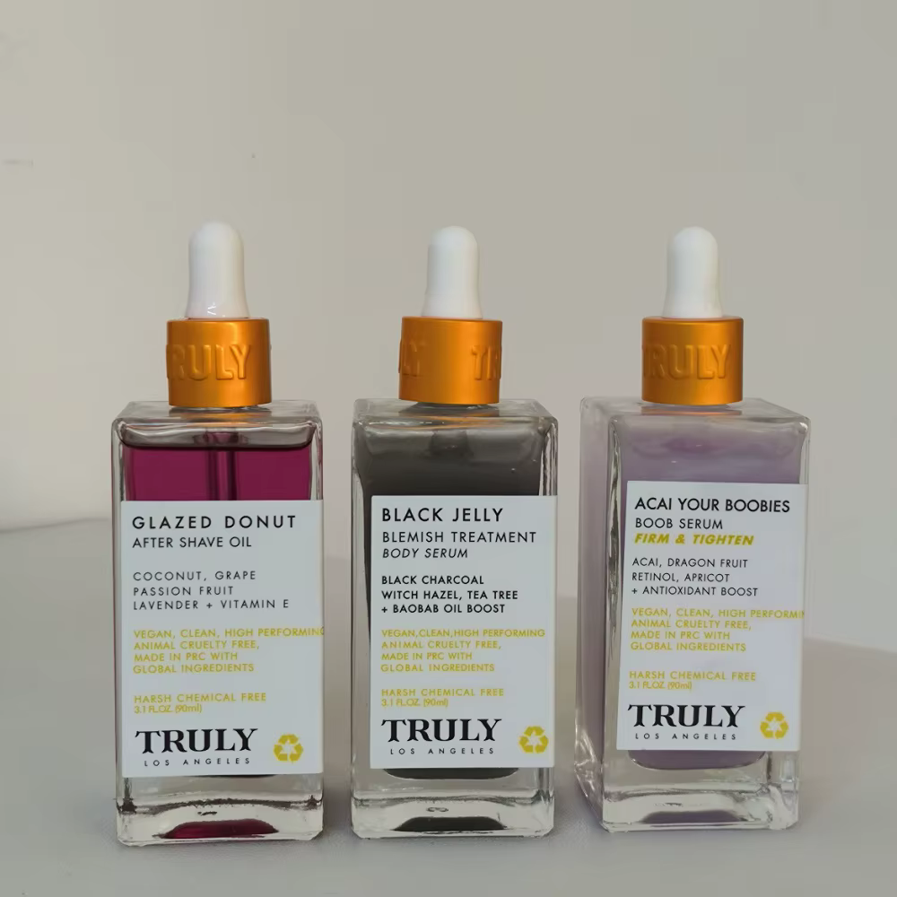 L'huile après-rasage aux fraises et à la vanille soulage la peau sèche