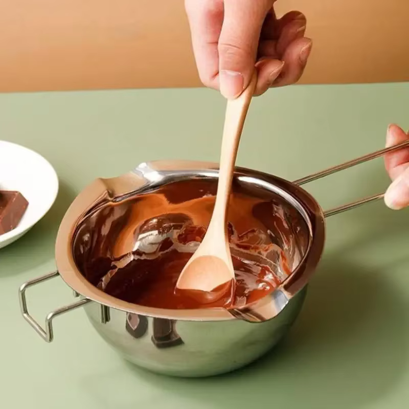 Chaudière de fusion de cire de bougie d'acier inoxydable avec la poignée résistante à la chaleur pour faire fondre des bonbons au chocolat et des fournitures de fabrication de bougies