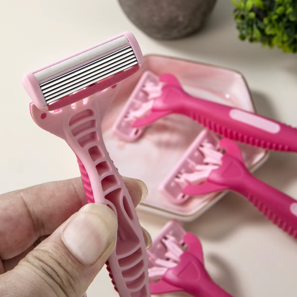 Rasoir pour femmes à six lames