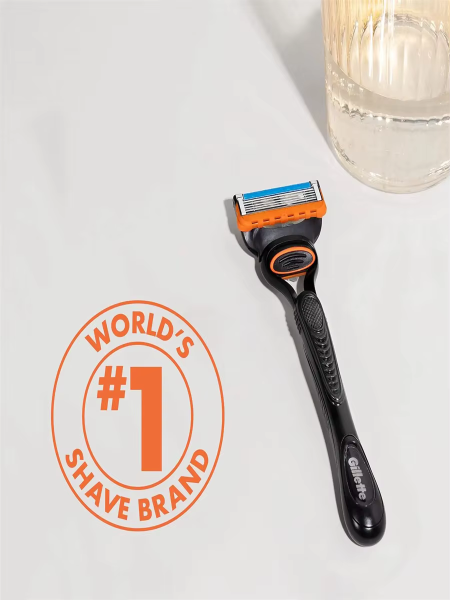 Gillette Fusion 5 rasoir pour hommes avec lames à 5 couches bord de tondeuse de précision grande bande de lubrification pour un rasage lisse et confortable