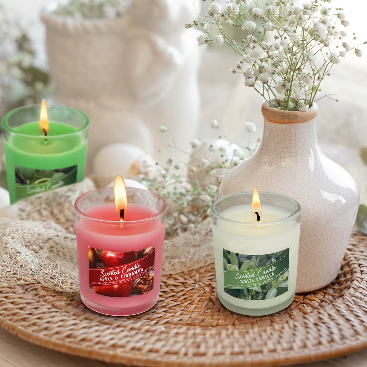 Ensemble de 3 bougies parfumées dans des verres givrés colorés, petites bougies en cire de soja naturelle aux senteurs de lavande, gardénia et sapin & menthe