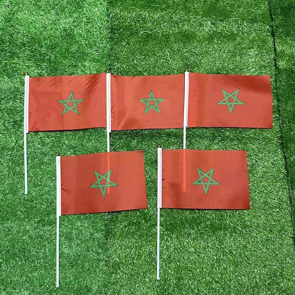 (DRAGONNIER) Drapeau marocain à agiter à la main 21*14cm en polyester avec mât en plastique pour activités sportives et décoration intérieure