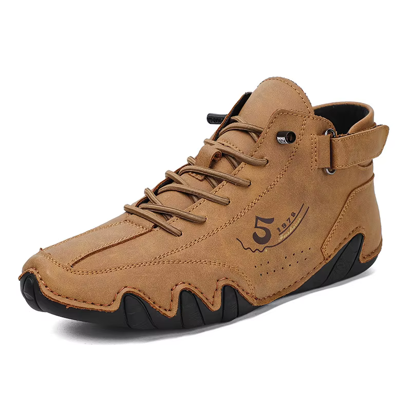 Chaussures en cuir mi-hautes pour hommes, bottes décontractées d'extérieur, style coréen, polyvalentes, respirantes, antidérapantes, semelle extérieure en caoutchouc chaud