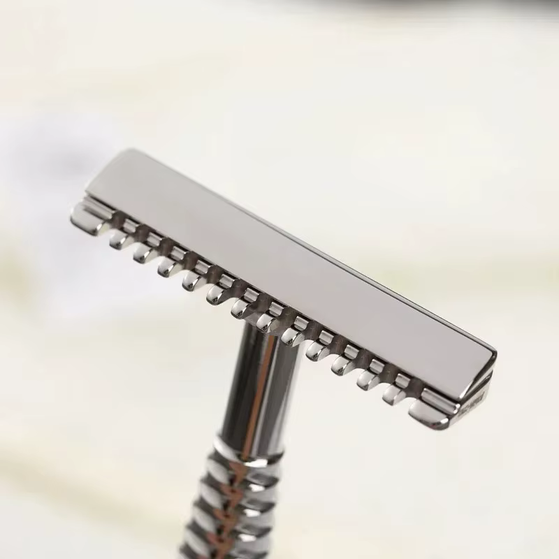 Rasoir de sécurité YAQI Romulus Open Comb Polished en acier inoxydable 316
