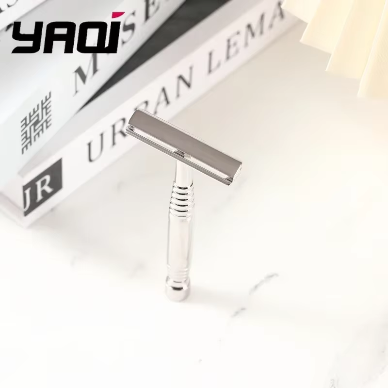 YAQI Romulus rasoir avec aimant