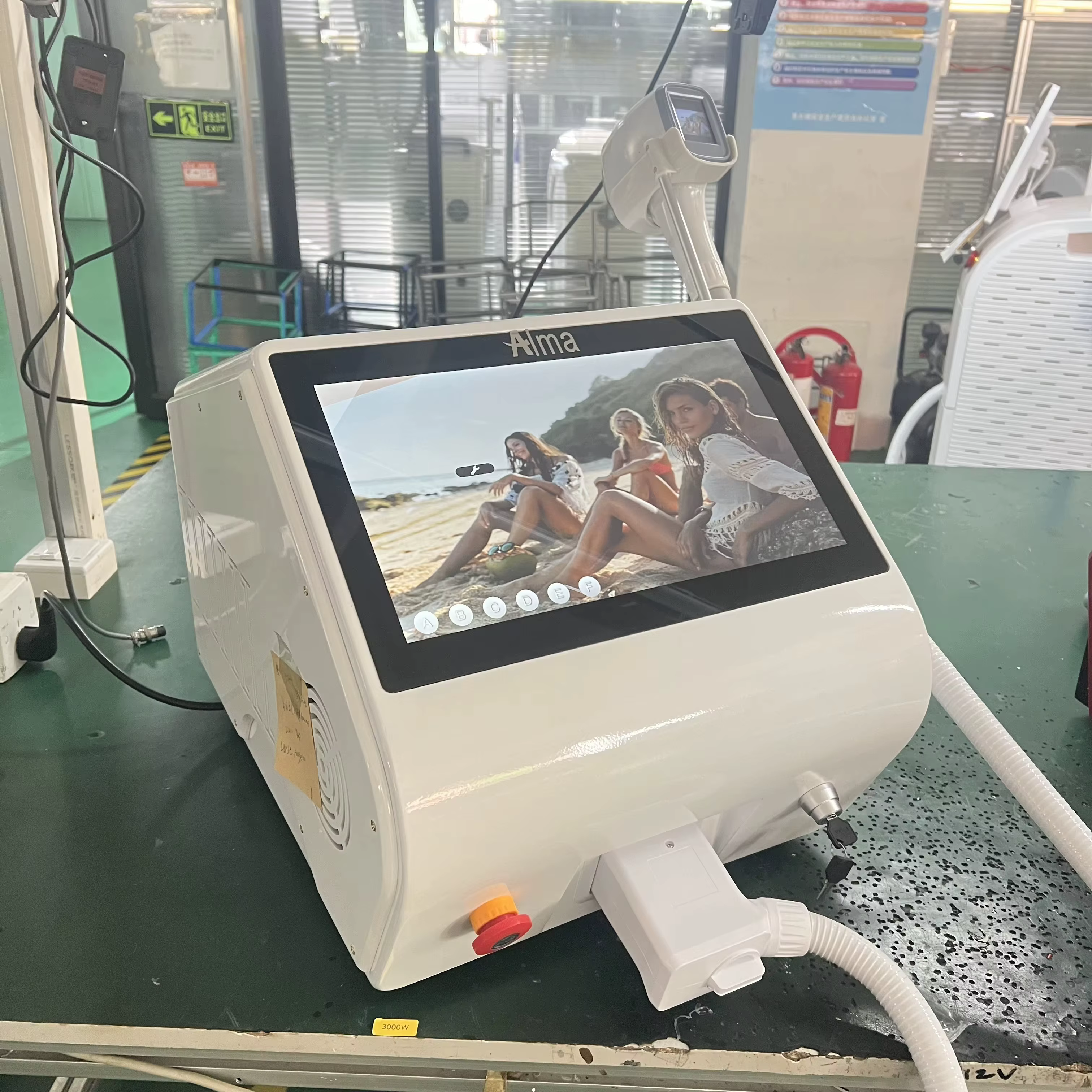 Machine d'épilation au Laser à Diode Soprano titane professionnel 4000w 4 ondes approuvées douleur permanente 2025 épilateur Portable