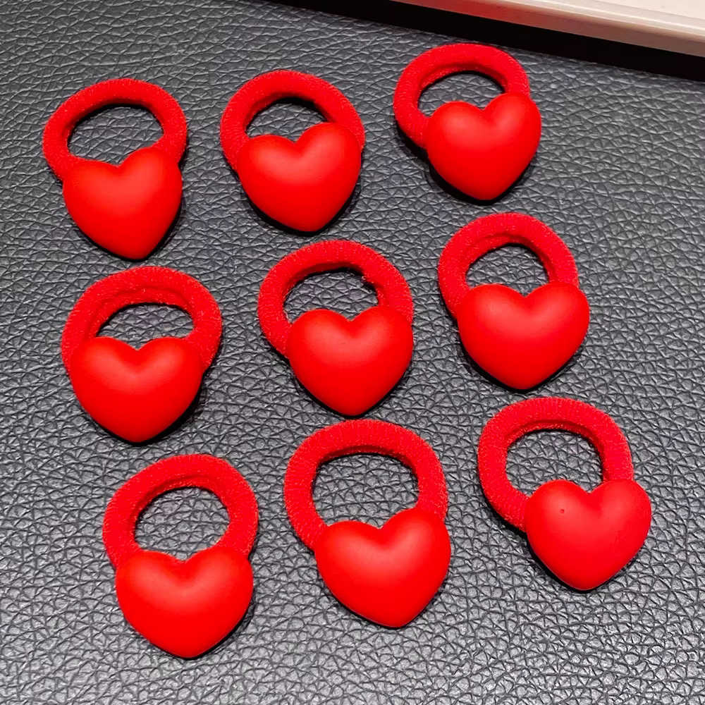 Attaches pour cheveux en forme de cœur rouge