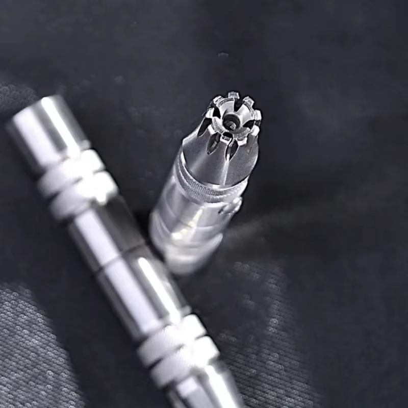 Mini tondeuse manuelle pour le nez et les oreilles