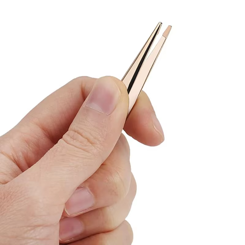 Pince à épiler pour sourcils