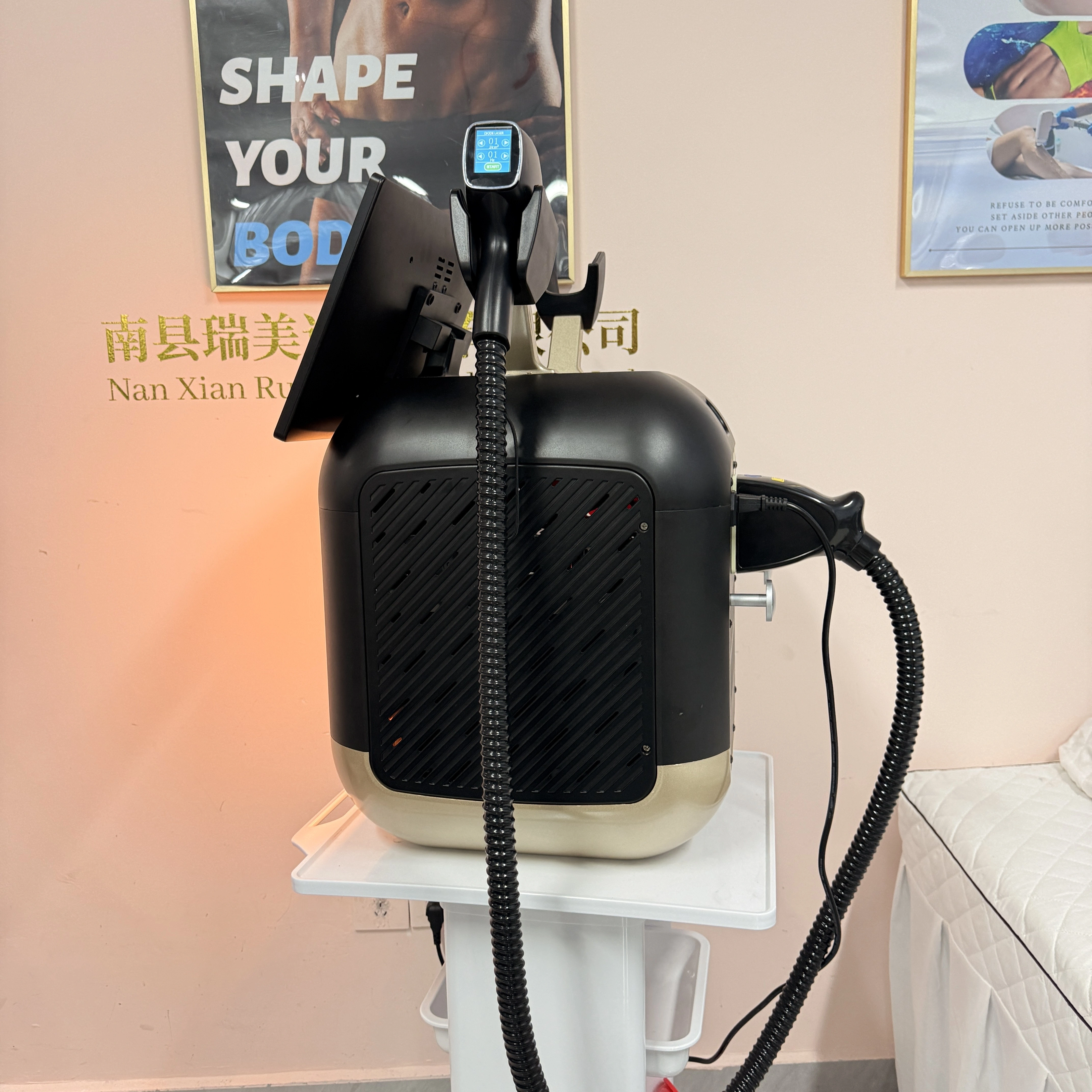 Machine d'épilation au laser à diode Ice Platinum 755nm 940nm 808nm 1064nm 4 longueurs d'onde 5000W FAC offre la meilleure épilation