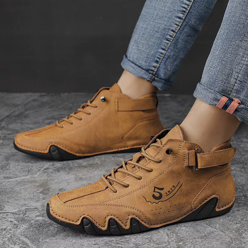 Chaussures en cuir mi-hautes pour hommes, bottes décontractées d'extérieur, style coréen, polyvalentes, respirantes, antidérapantes, semelle extérieure en caoutchouc chaud