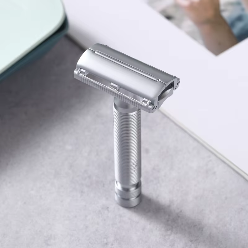 Vente Flash 2026 ! Rasoir de sécurité YAQI Monarch couleur chrome mat - Hypoallergénique