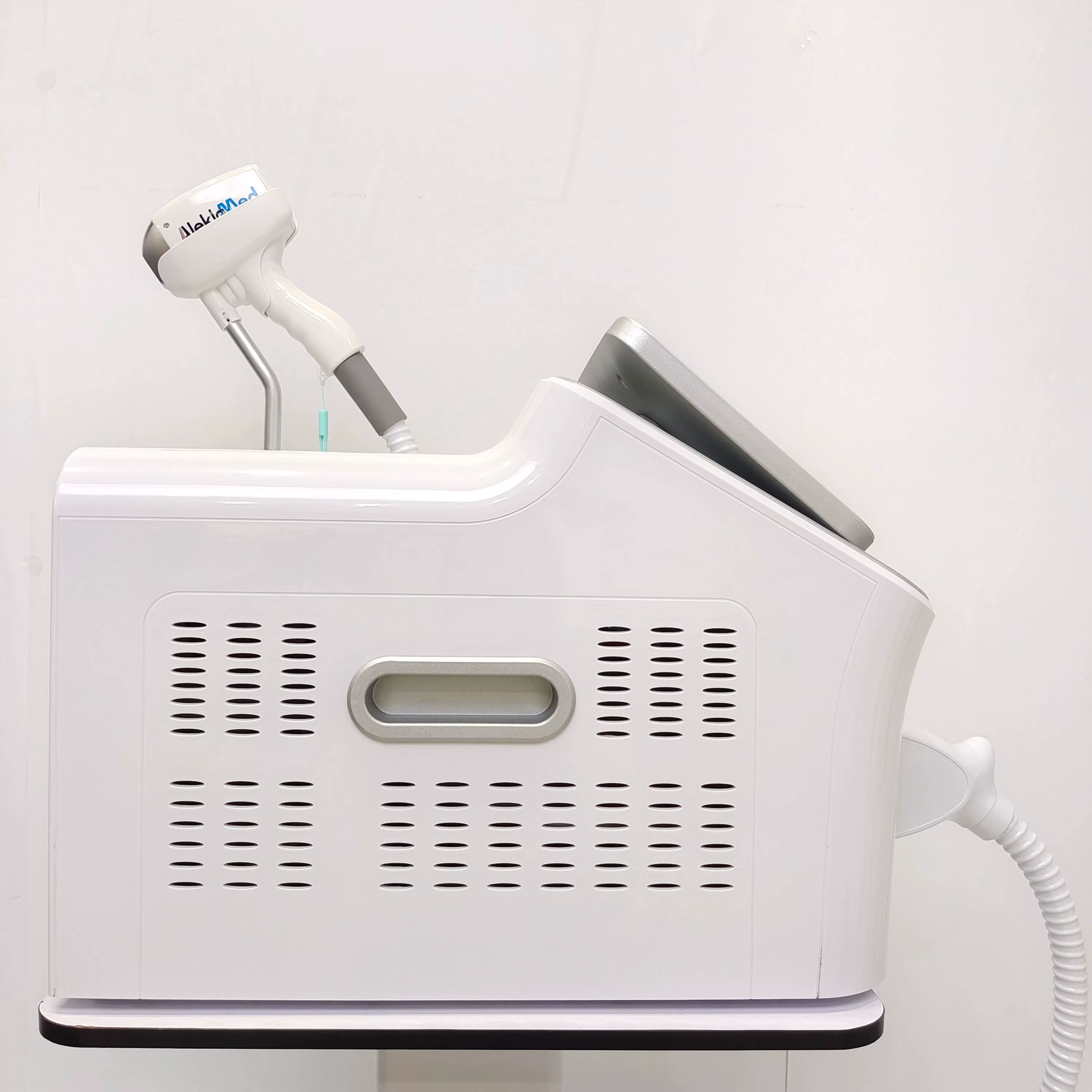 Promotion 2026 : Appareil d'épilation laser diode Soprano Ice Titanium 4000W avec 4 longueurs d'onde