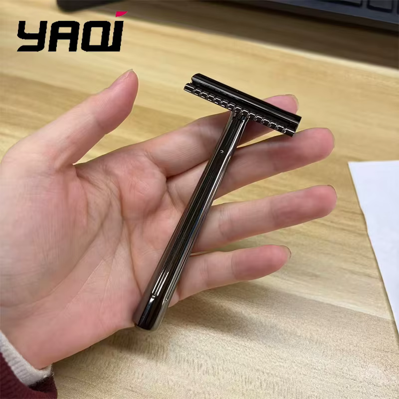 Nouveauté 2026 ! Rasoir de sécurité à lame unique YAQI SE Katana / Globe Trotter pour la collection masculine