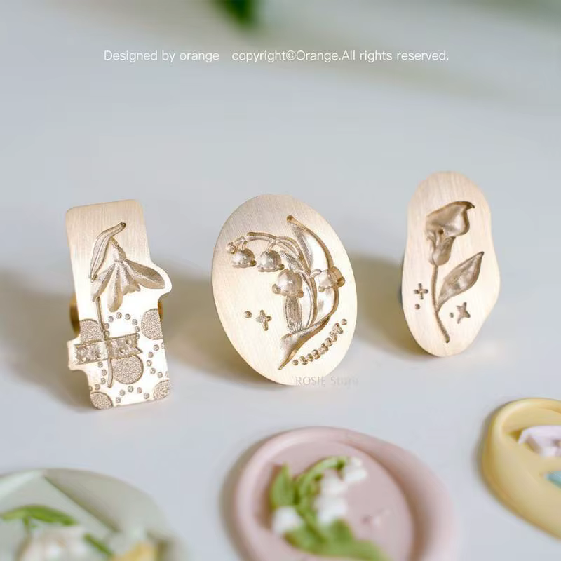 Plante en métal avec sceau d'avertissement, tête de fer à cheval et lys, sceau de fleur de mariage, décoration d'invitation de mariage bricolage