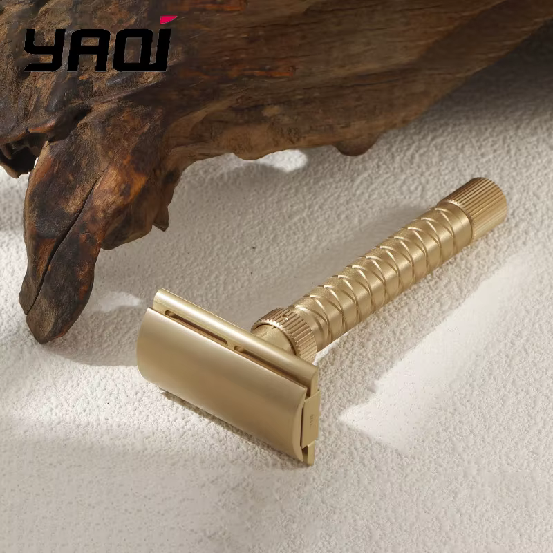 Nouveauté 2026 ! Rasoir de sécurité Yaqi Brass V2 100% laiton, réglable, longueur 90 mm, diamètre 12 mm - la version finale
