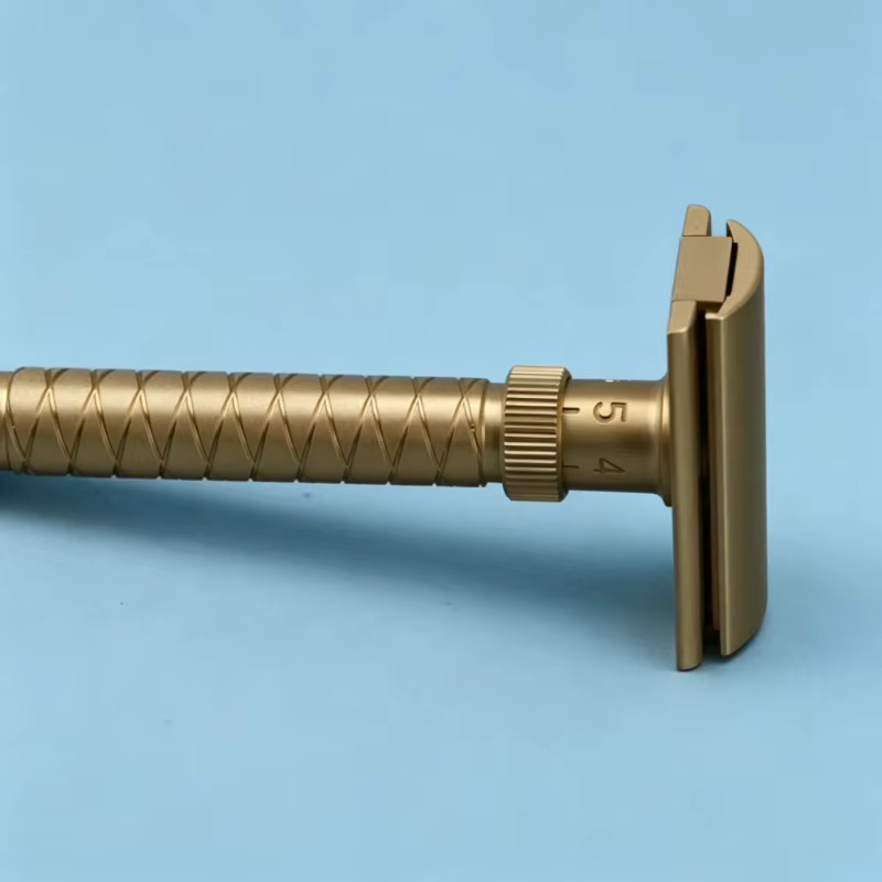 Nouveauté 2026 ! YAQI Rasoir de sécurité The Final Cut - Brass V2 en laiton 100 %
