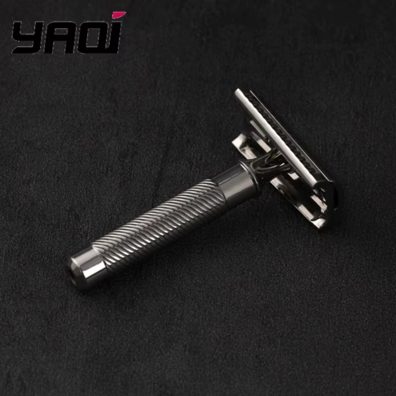 Rasoir de sécurité Yaqi Slant 37 en acier inoxydable avec angle de lame de précision pour un rasage étroit et une peau lisse