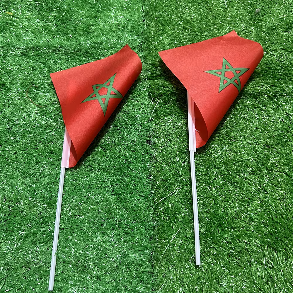 (DRAGONNIER) Drapeau marocain à agiter à la main 21*14cm en polyester avec mât en plastique pour activités sportives et décoration intérieure