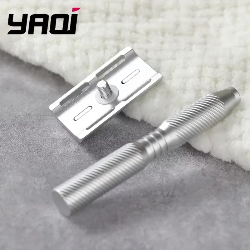 Pinceau à raser humide YAQI 2026 pour homme avec manche blanc de 22 mm et poils synthétiques jaunes pour le soin du visage