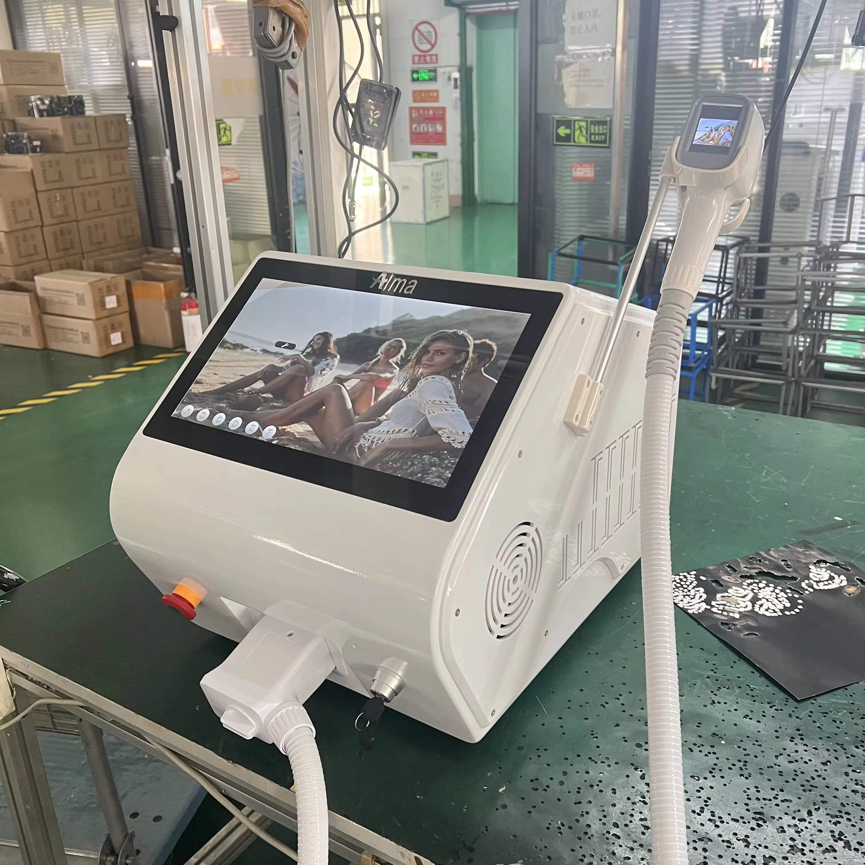 Machine d'épilation au Laser à Diode Soprano titane professionnel 4000w 4 ondes approuvées douleur permanente 2025 épilateur Portable