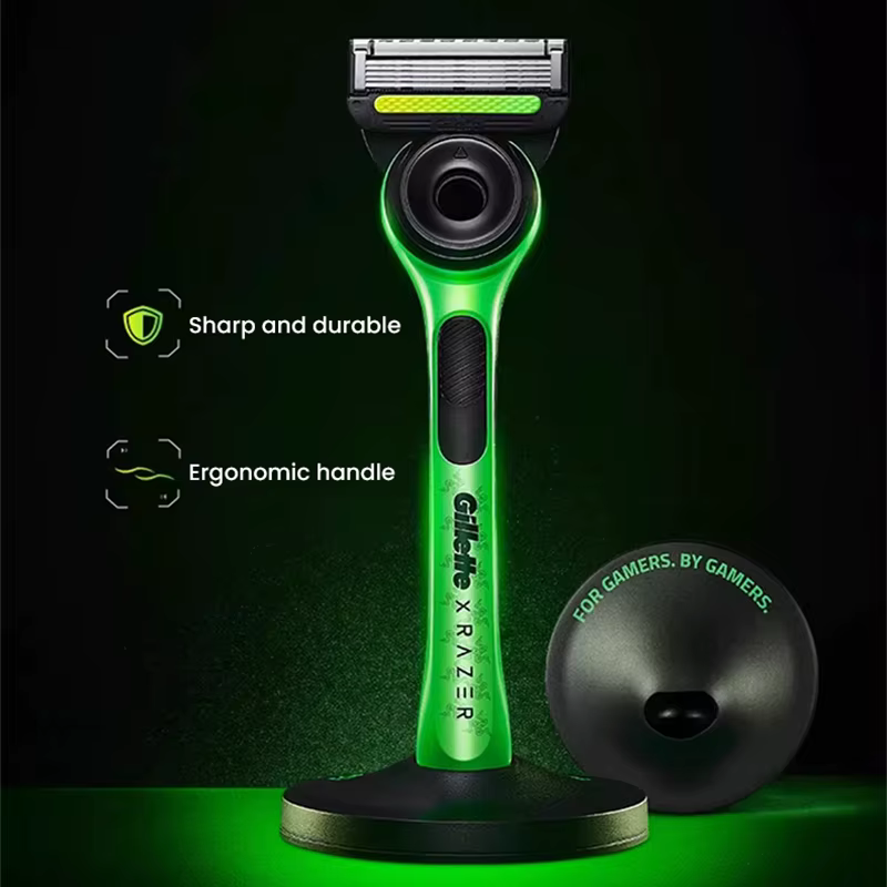 Ensemble de rasoirs Gillette Labs en collaboration avec Co-branded : 1 manche + 2 recharges de lames + support