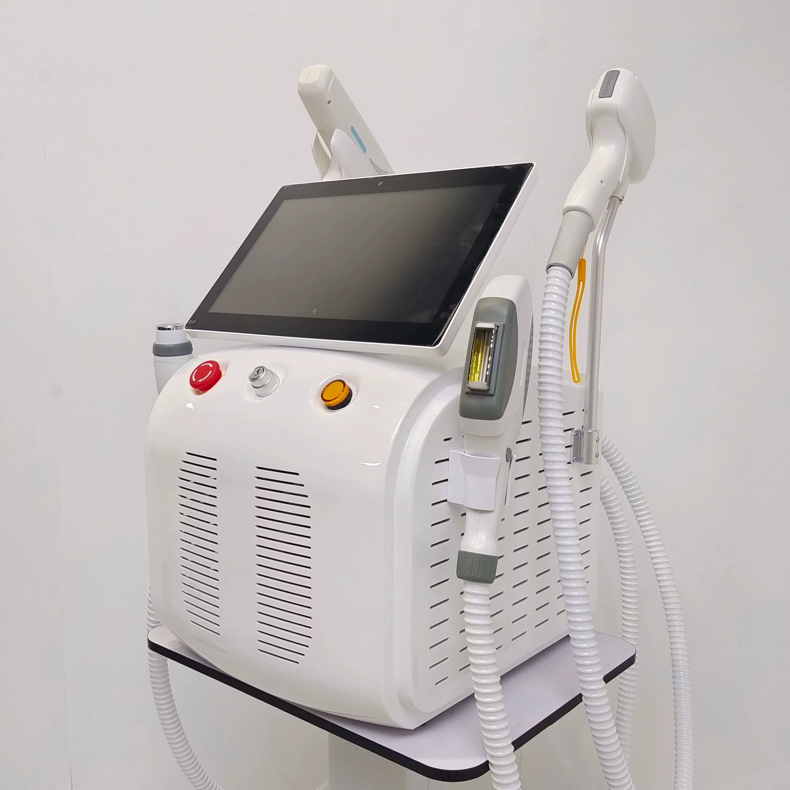 Appareil d'épilation au laser diode 4-en-1 Soprano
