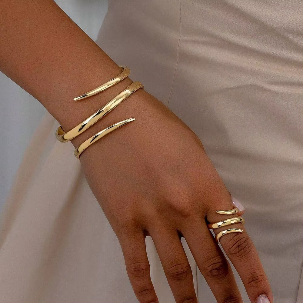 Ensemble de bijoux pour femmes, Bracelet épais européen et américain, couleur or, ligne géométrique, ensemble combiné de bagues, cadeau
