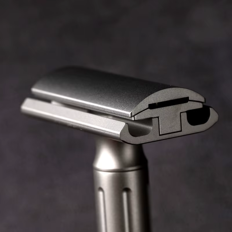 Rasoir de sécurité réglable en acier inoxydable de couleur mate Yaqi Avanti