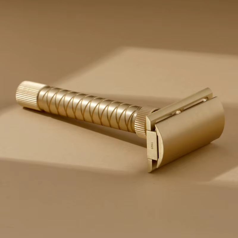 Nouveauté 2026 ! Rasoir de sécurité Yaqi Brass V2 100% laiton, réglable, longueur 90 mm, diamètre 12 mm - la version finale