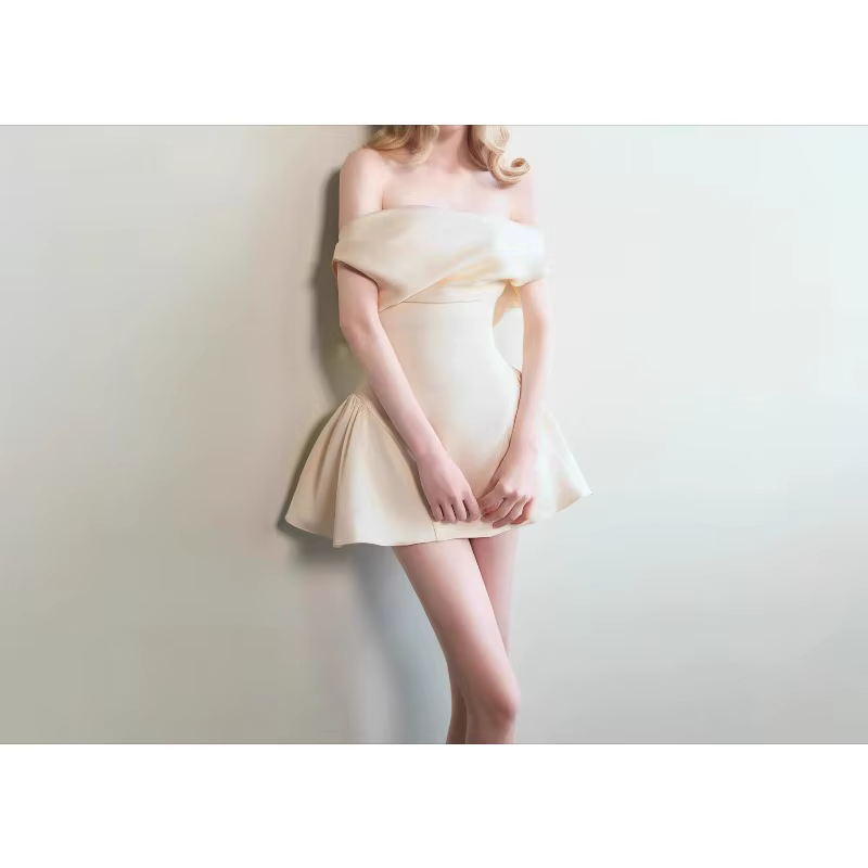 Robe Courte en Satin Taille Cintrée pour Femme, Collection Automne 2026, Style Français Sexy et Doux, Pure Désir