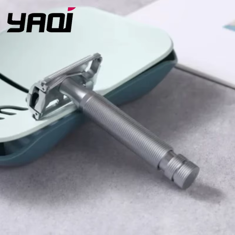 YAQI – rasoir de sécurité monarque de couleur chromée mate