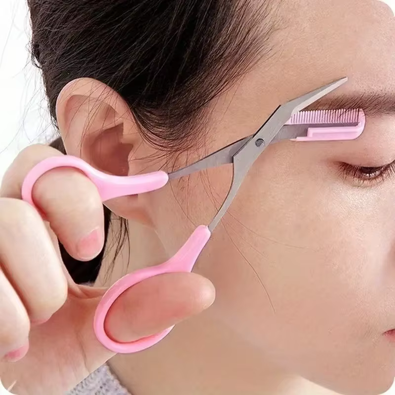 Ciseaux de précision pour sourcils avec peigne