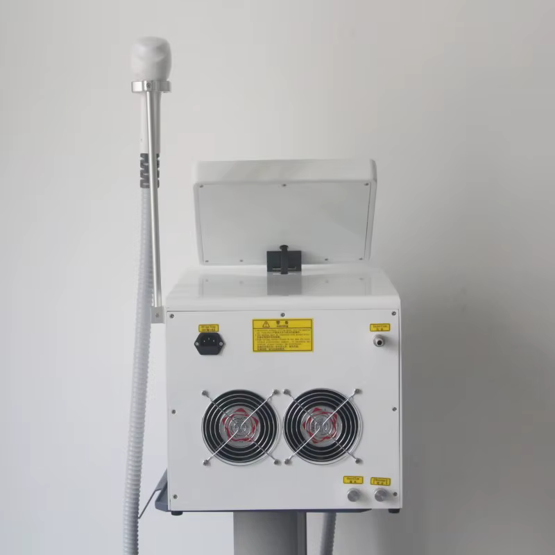 Machine d'épilation à diode 4000W haute puissance 755nm 808nm 1064nm